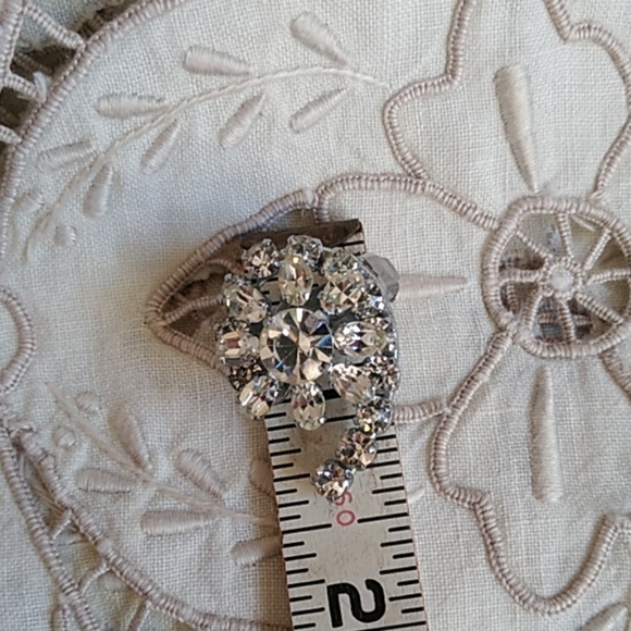 Vintage Rhinestone Swirling Clip On Earrings - Picture 4 of 5